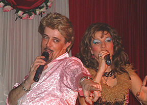 Theater tot genoegen Kitty en Bennie