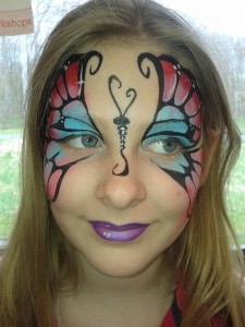 Atelier Bodyart biedt workshops en cursussen aan op alle niveaus in facepaint.