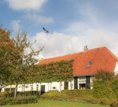 U geniet bij ons van de rust en de natuur terwijl onze runderen rondom het verblijf alle ruimte hebben om te grazen.