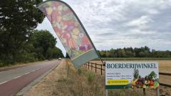 Boerderijwinkel Rasing in America: Dagelijks verse groenten en streekproducten.
Gezellig BINNEN- en BUITENTERRAS 