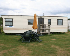 Zelf geen caravan en toch genieten van het gemak ervan? Wij verhuren een toercaravan en een stacaravan.