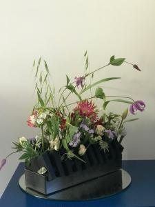 Wij bieden workshops aan, waar ondergrond, groen en bloemen inbegrepen zijn. Deze houden we op wisselende locaties, met wisselende thema's.