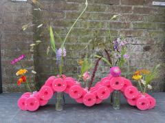 Wij bieden workshops aan, waar ondergrond, groen en bloemen inbegrepen zijn. Deze houden we op wisselende locaties, met wisselende thema's.