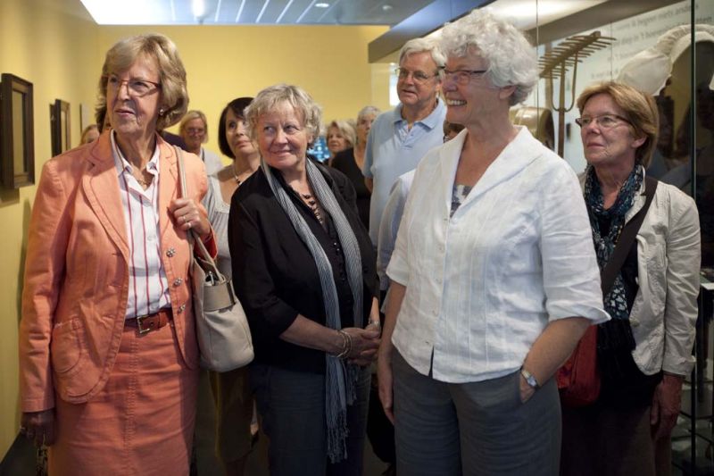 De educatieve dienst van het museum verzorgt rondleidingen voor groepen tijdens openingsuren.