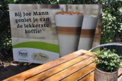 Joe-Mann is een gezellig en warm paviljoen waar u in een mooie omgeving kan genieten van een lekker kopje koffie met gebak of een heerlijke lunch.