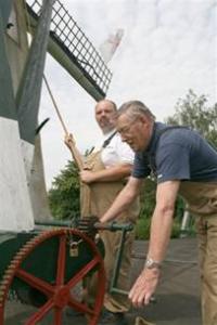 Korenmolen en streekwinkel Jan van Cuijk Molen en molenwinkel