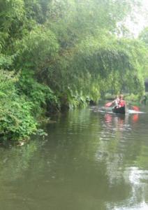 De Dommel is een leuk riviertje om te kanoën. Per kano vervoert de Dommel u vanaf Halder door de bossen en velden van het Bossche broek. 