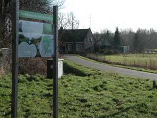 Wandelen, de omgeving ontdekken en tegelijkertijd leren over de natuur.