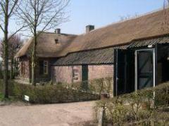 Het Natuurcentrum Slabroek is gevestigd in een oude boerderij in het gehucht Slabroek, gelegen in Natuurgebied De Maashorst.