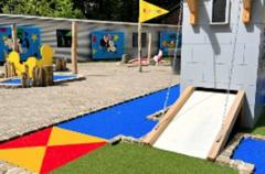 Twaalf unieke minigolf banen! Zes banen in thema Kleurrijk Speelgoed en zes banen in thema Treinen. Een avontuur vol plezier en uitdaging.