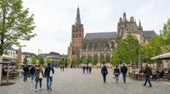 Zelfgeleide wandeltour met quiz: van de Sint-Jan langs de Binnendieze en de Markt naar een Bossche bol. 10 stops, ca. 1,9 km