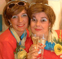 Deze flamboyante dames zijn twee Vlaamse zussen met een sappig accent. Deze flamboyante dames zijn twee Vlaamse zussen met een sappig accent.