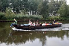 Een geslaagd uitstapje op het water met je familie, collega's of vrienden, inclusief schipper die alles van de omgeving weet. Wat wil je nog meer? 