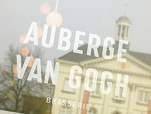 Auberge Van Gogh is 'the place to be' in het geboortedorp van Vincent Van Gogh.